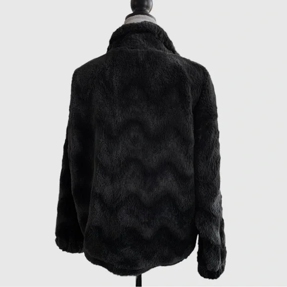 URBAN OUTFITTERS EVA BLACK FAUX FUR CHEVRON TEDDY BOMBER JACKET
